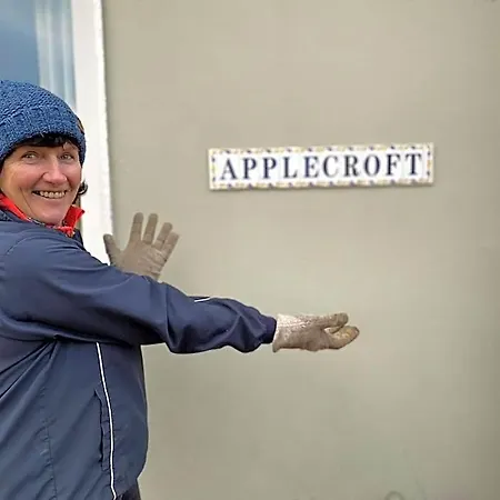 Applecroft House
